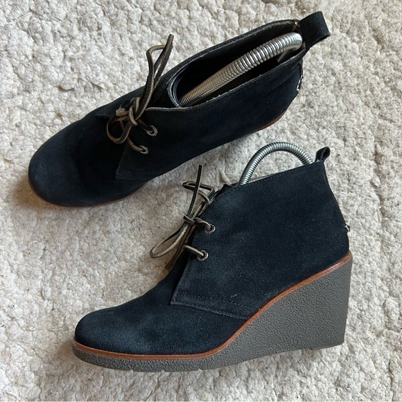 Sperry Harlow Black and Tan Suede Lace Up Wedge Booties Size 8.5 - Picture 11 of 11